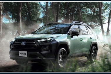 特別仕様車 Adventure “OFFROAD package Ⅱ”(ハイブリッド車)